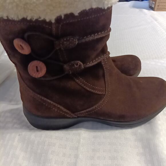 Clarks Bendables Anna Curly Booties Size 8 Brown Suede Faux Fur Side Zip Boho - Picture 2 of 6